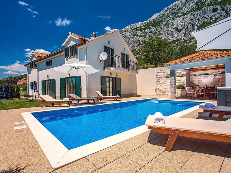 Luxury villa in Omis